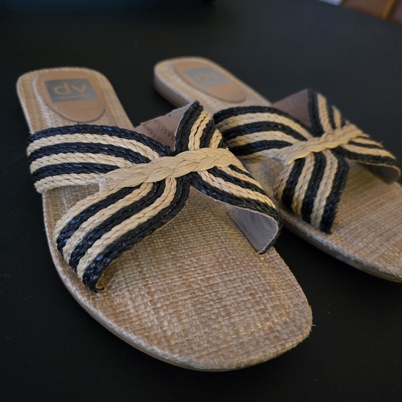 DV by Dolce Vita Tan and Black Sandals - Picture 2 of 4